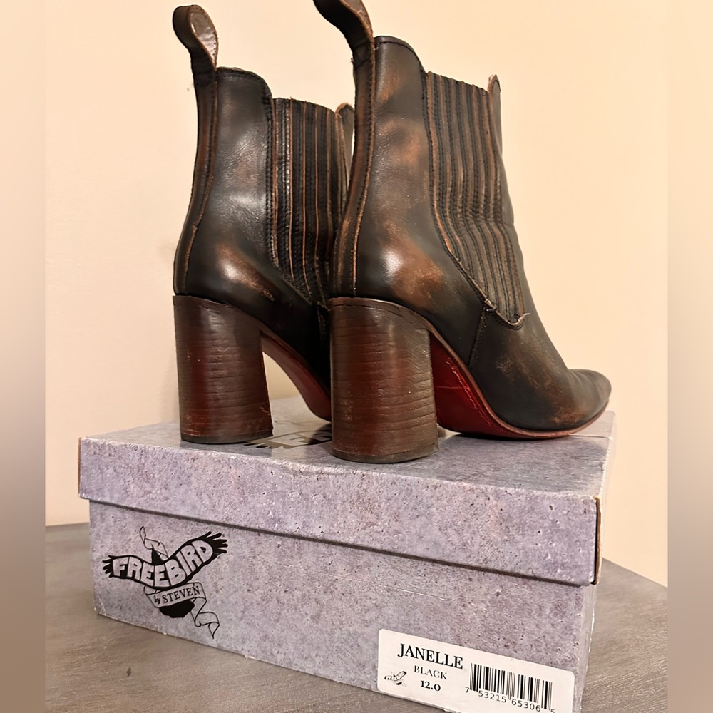 Freebird by Steven Janelle black/brown size 12